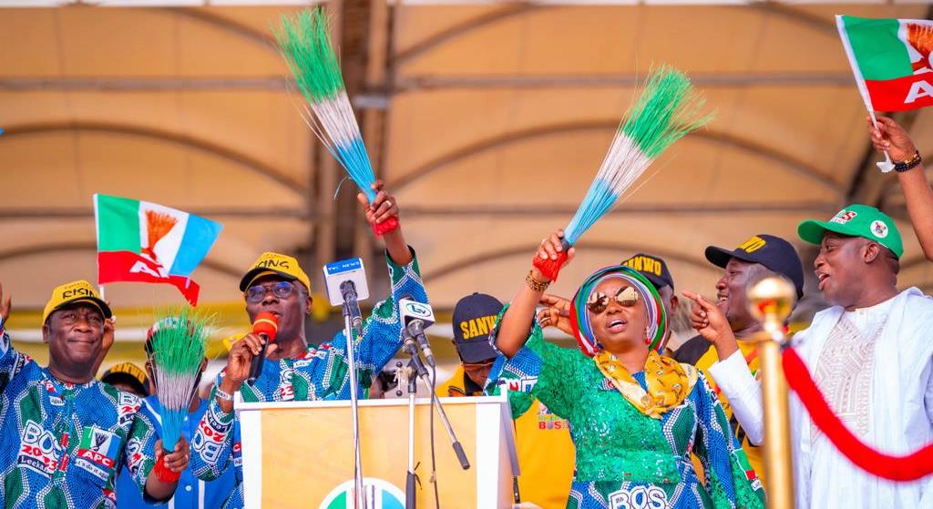 Lagos-State-Governor-Babajide-Sanwo-Olu-and-orhers-at-Political-Rally